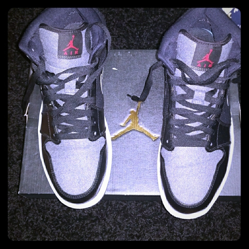 Air Jordan 1's and Nike Tee